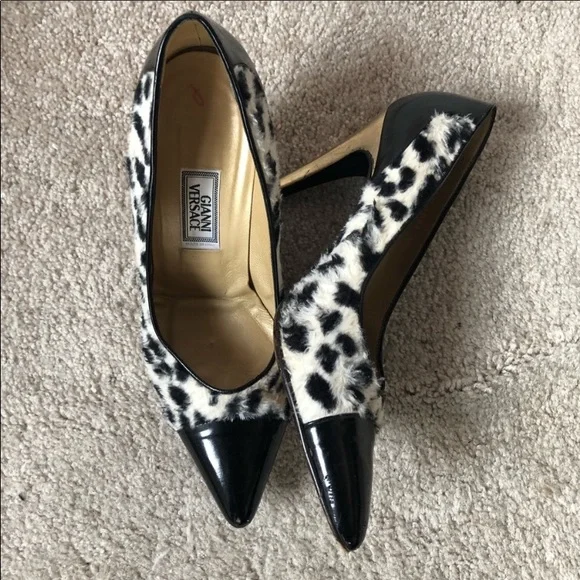 Gold heel pointy toe Versace gorgeous pumps 39.5